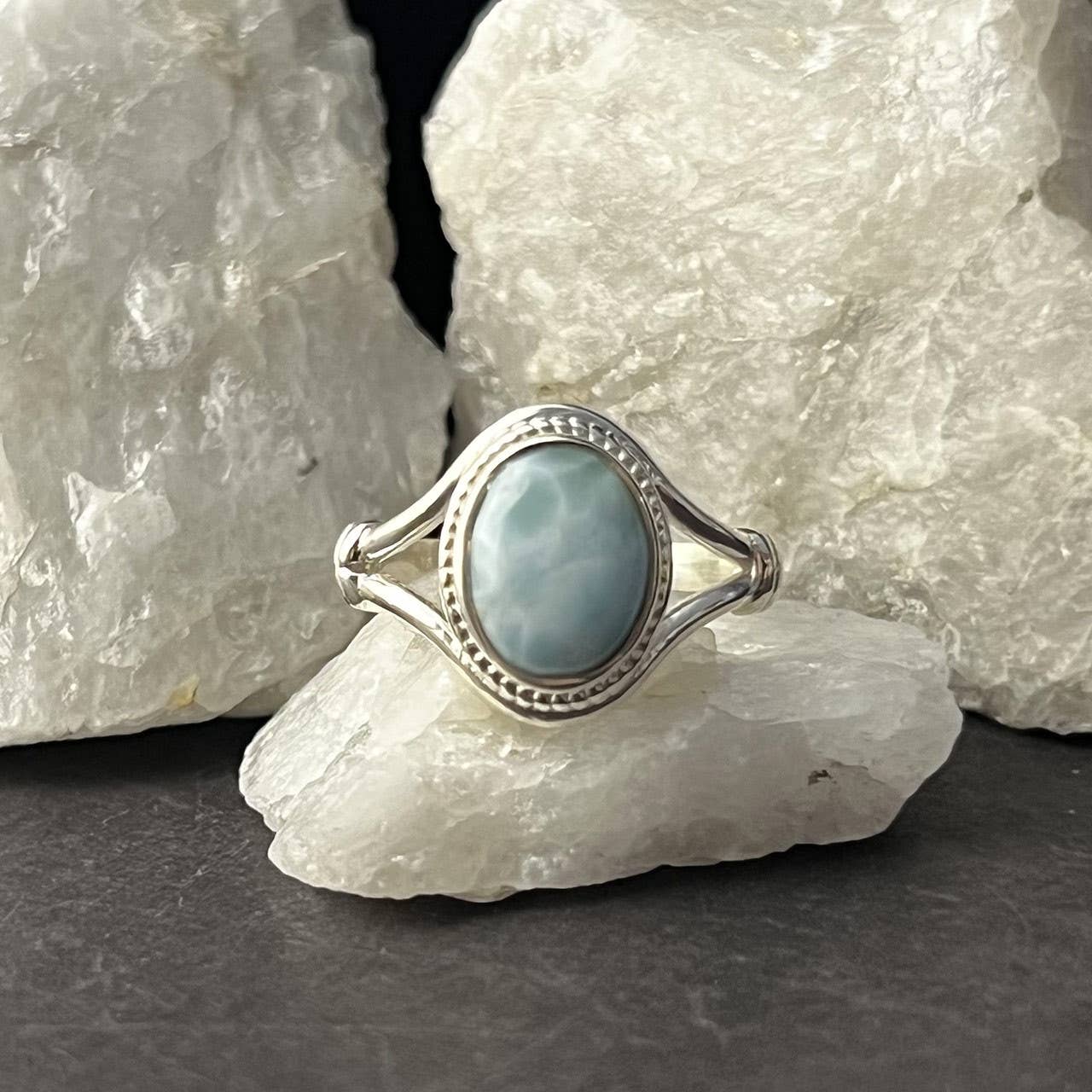 LARIMAR RING V-BAND W/ KNOT