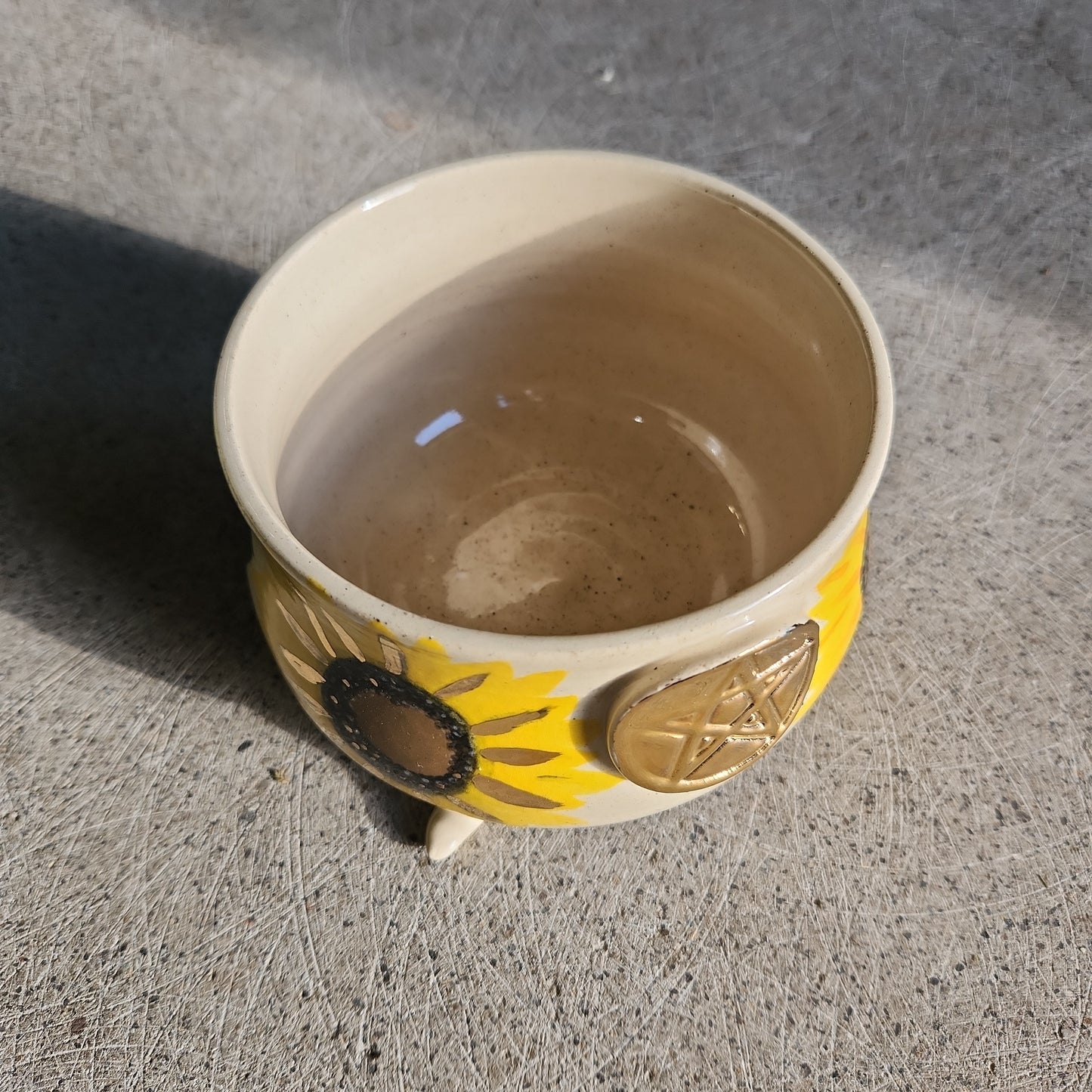 Large sunflower cauldron