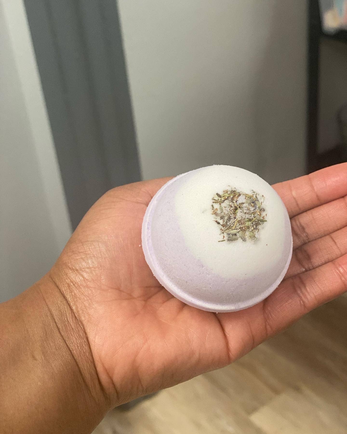 Chamomile & Lavender - Detoxifying Bath Bomb